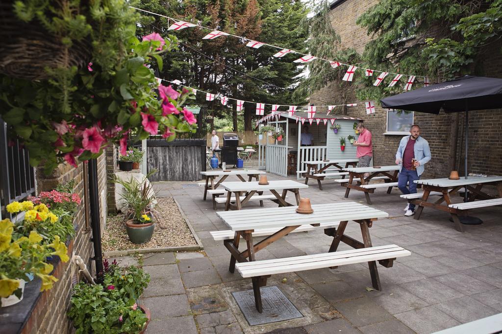 The Milford Arms Inn 3*